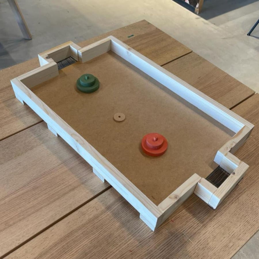الدخول لصناعة Air Hockey  خشبية مقاس 60*40 سم (مشروع 4 ساعات تقريباً ) أعمار 8+