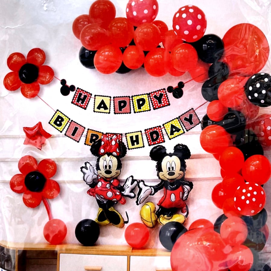 Celebration set Mickey and Minnie Mouse theme