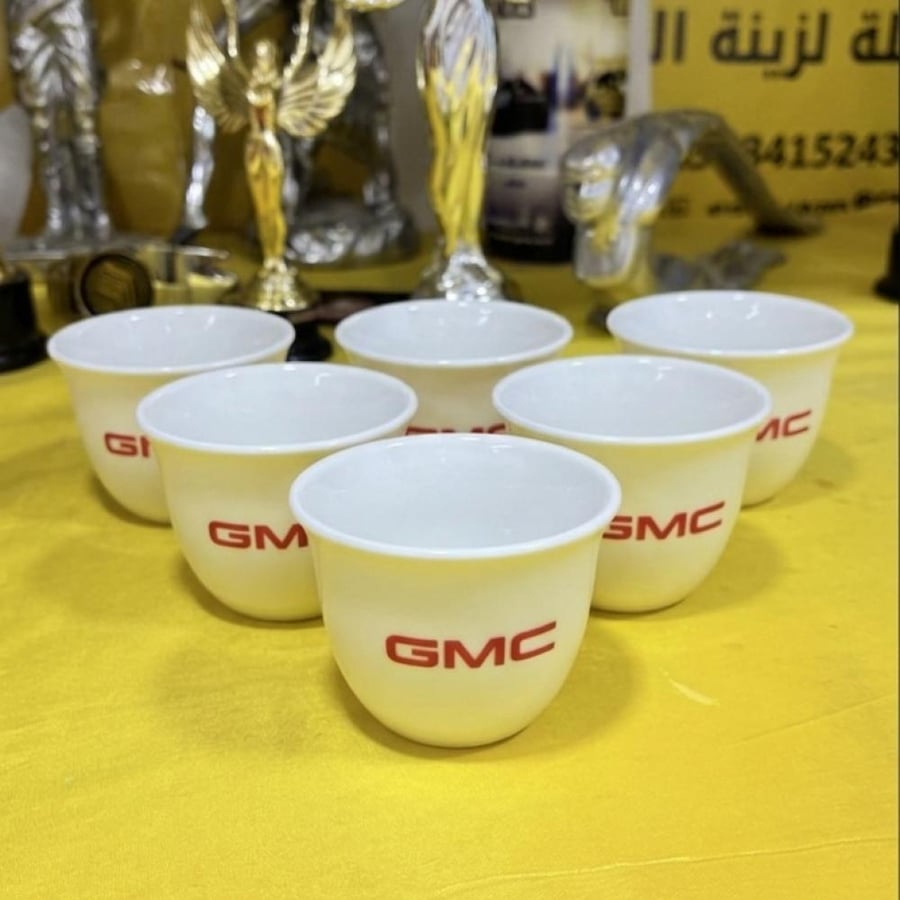 فنجال قهوة بشعار GMC