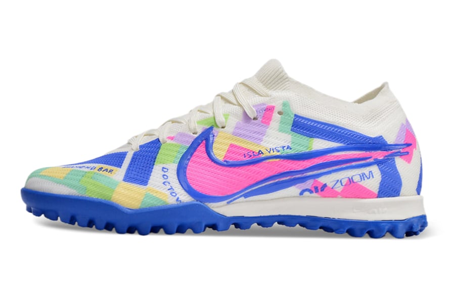 جزمة كرة قدم Nike
