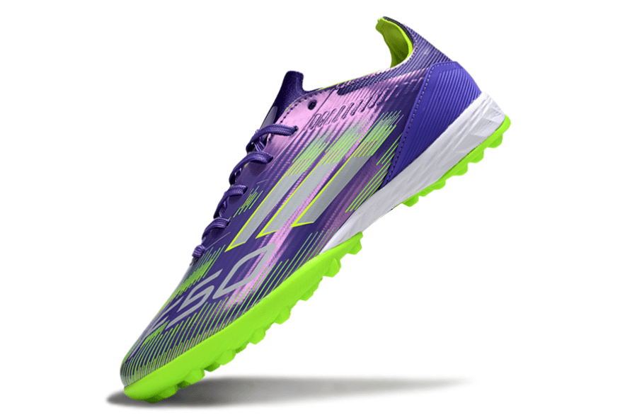 جزمة كرة قدم adidas