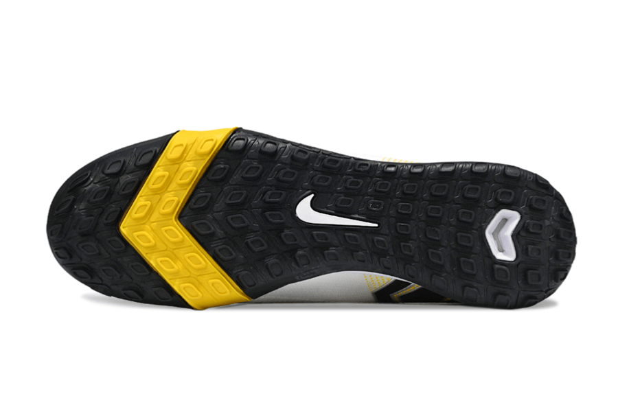 جزمة كرة قدم Nike