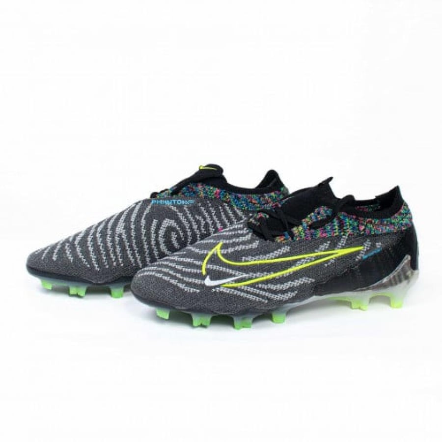 جزمة كرة قدم Nike