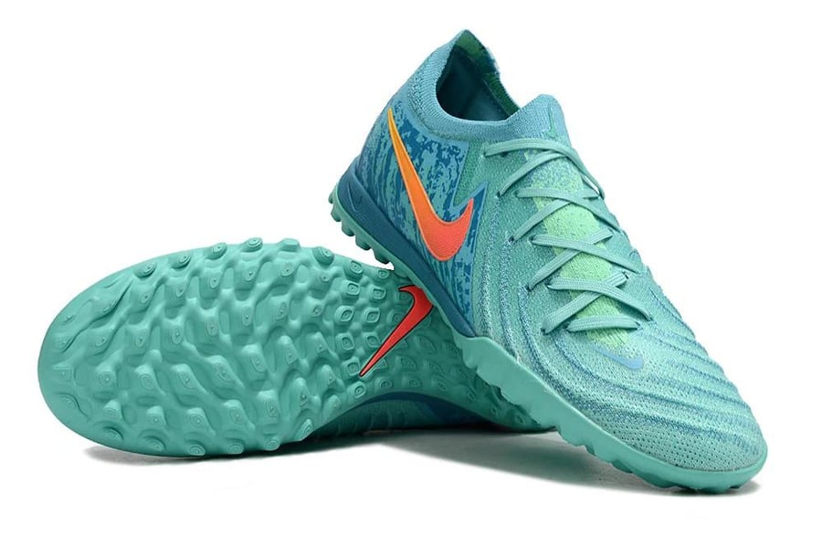 جزمة كرة قدم Nike