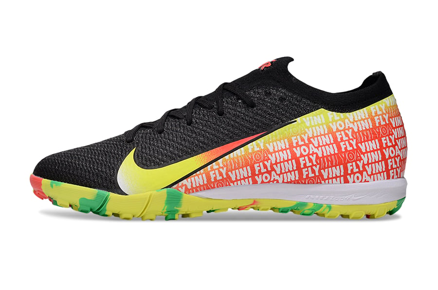 جزمة كرة قدم NIKE m