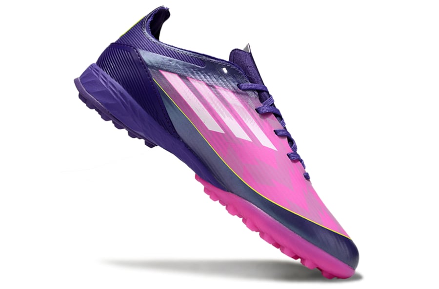 جزمة كرة قدم adidas