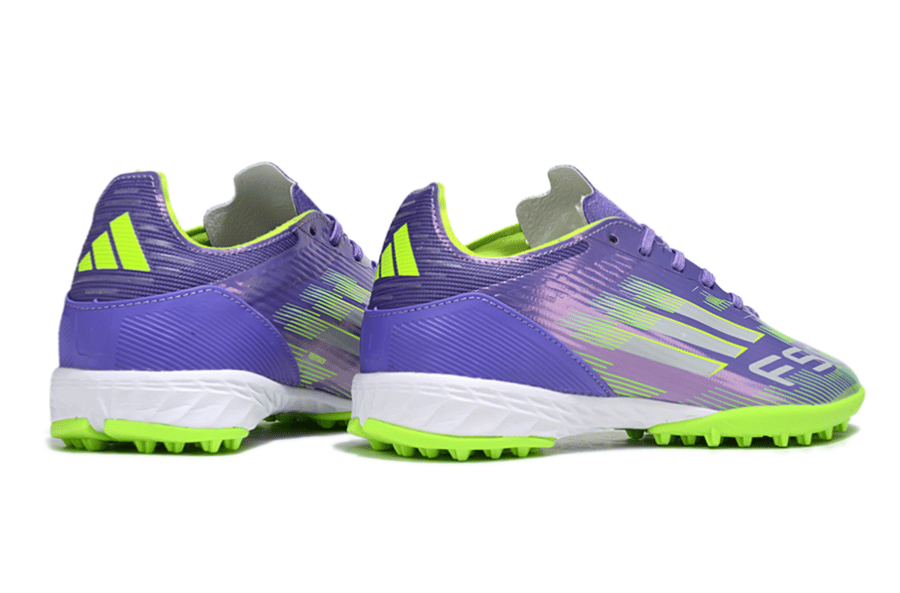 جزمة كرة قدم adidas