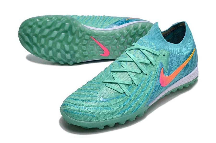 جزمة كرة قدم Nike