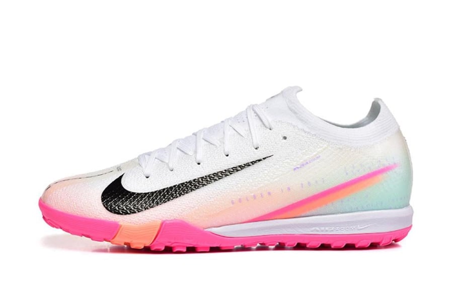 جزمة كرة قدم Nike