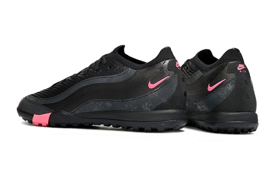 جزمة كرة قدم Nike