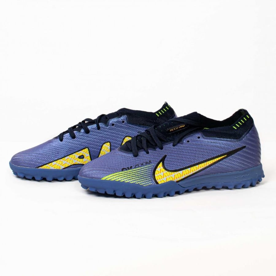 جزمة كرة قدم Nike