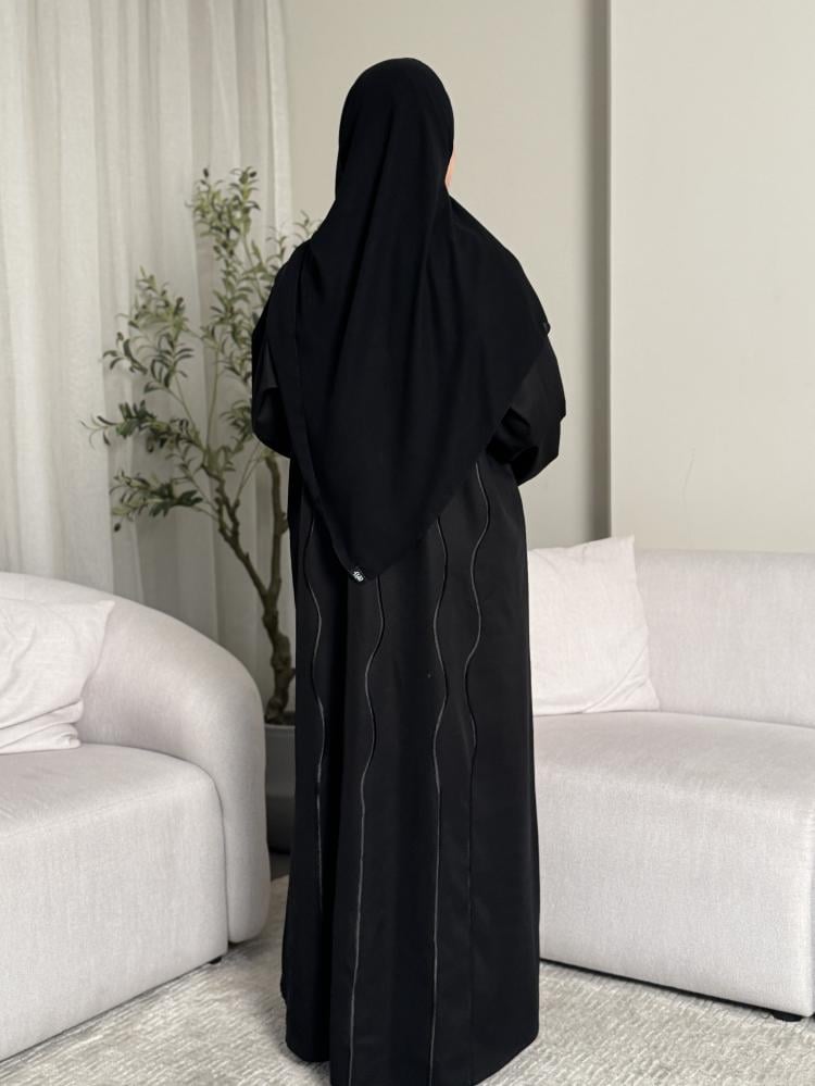 عباية نسائية بتطريز اسود  1223