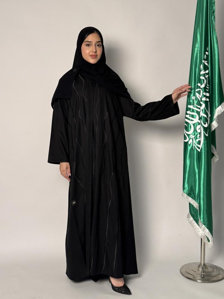 عباية نسائية بتطريز اسود  1223