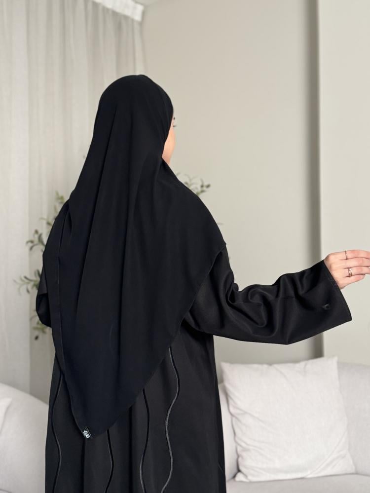 عباية نسائية بتطريز اسود  1223