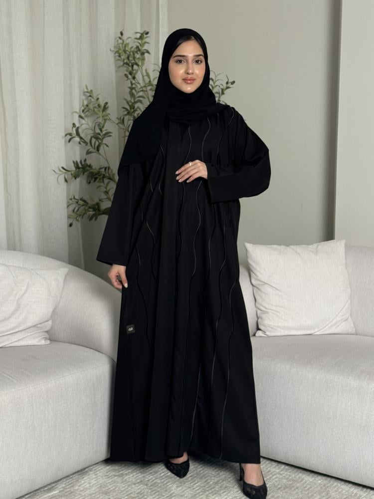 عباية نسائية بتطريز اسود  1223