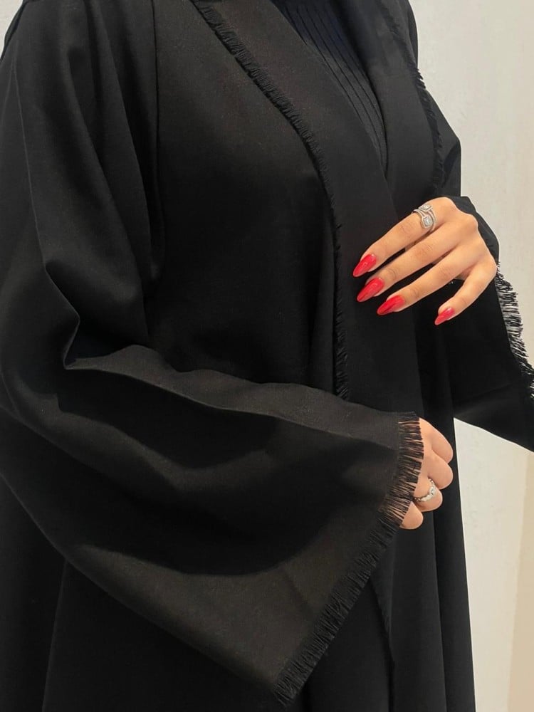 عباية كلوش باللون الاسود. 1137