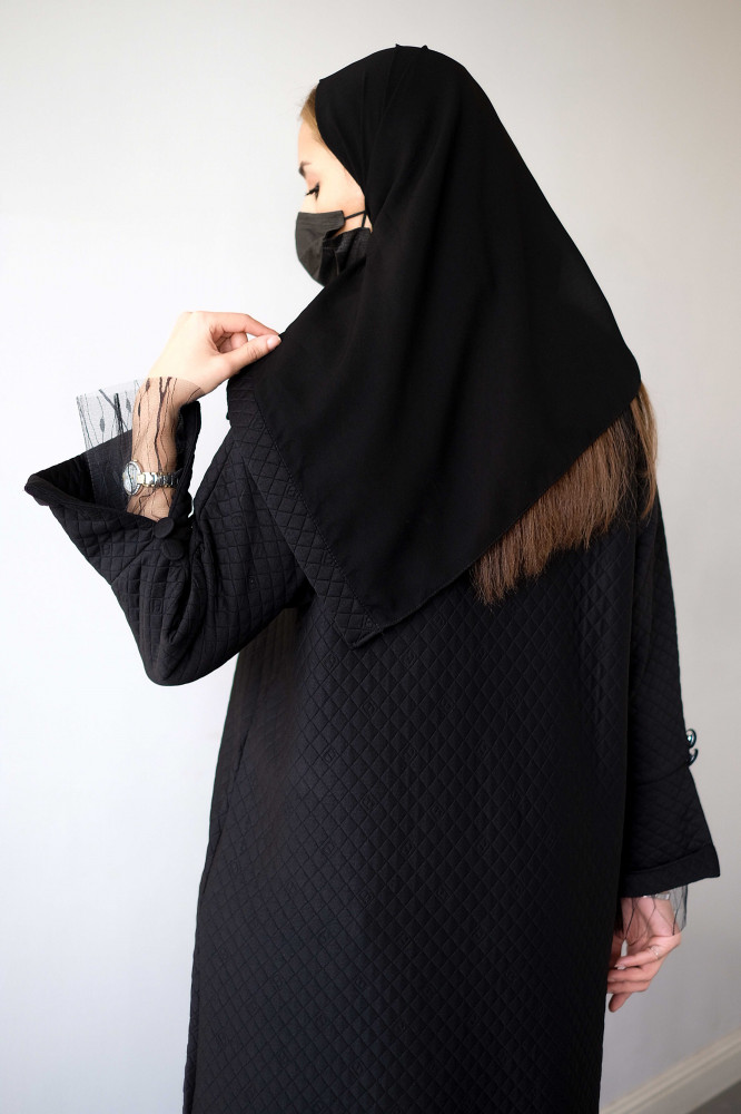 عباية lavania  شتوي باكمام مزينة بزراير ملبسة