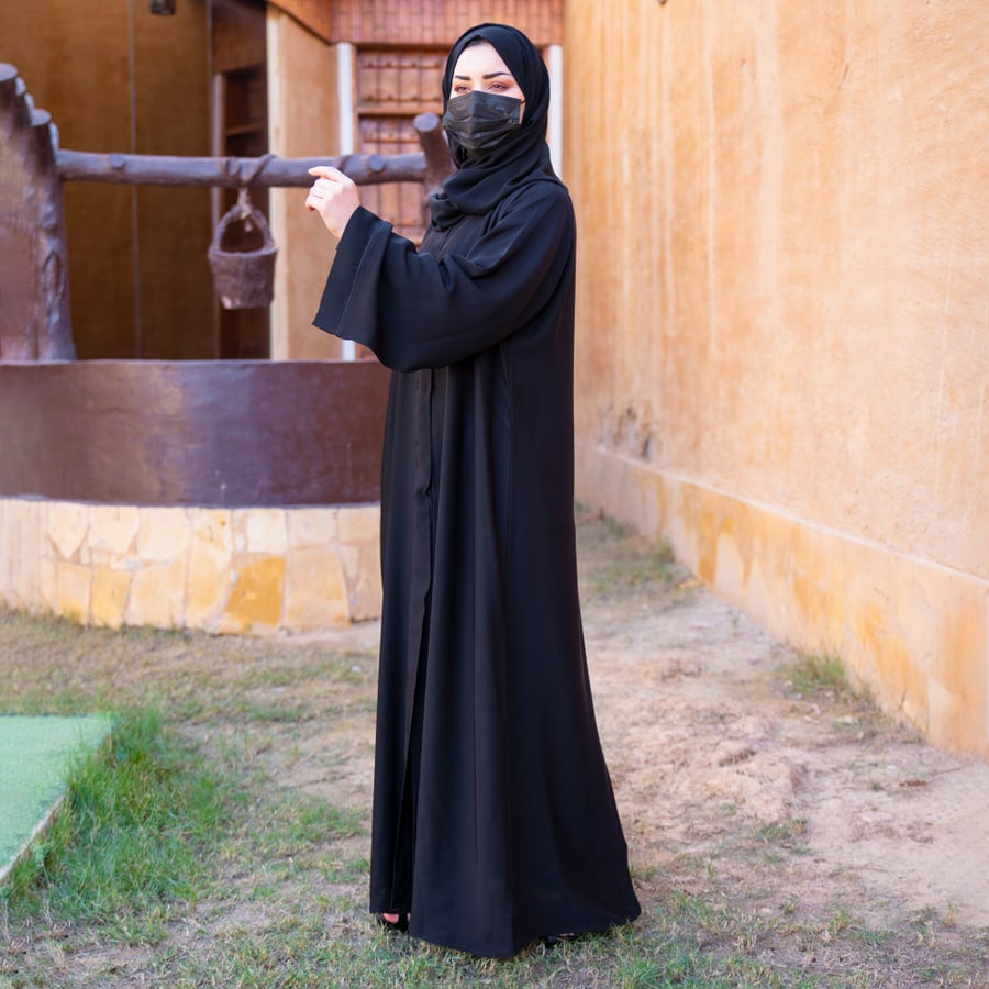 عباية lavania  كم مربع  سادة