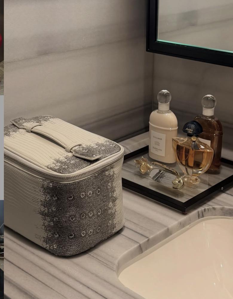 شنطك ميك اب وعطور