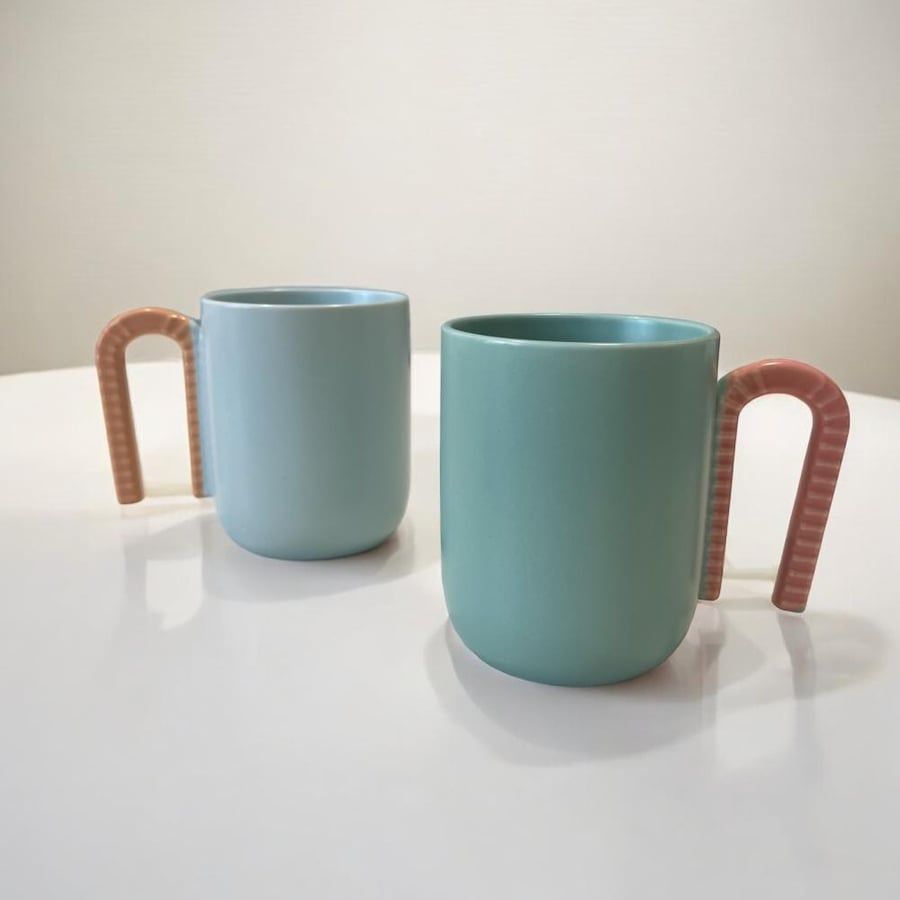 كوب بألوان باستيل مع أضافة أسم .(CUP60)
