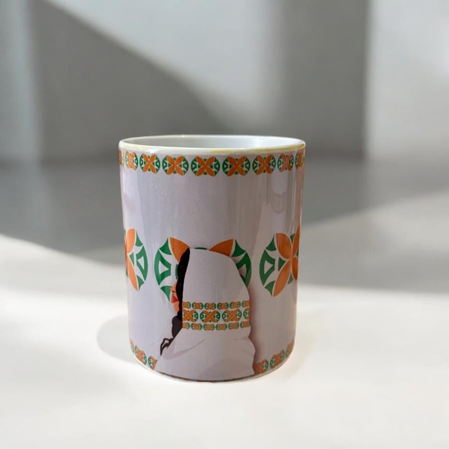 كوب أنثى من نخيل وزهر (cup240)
