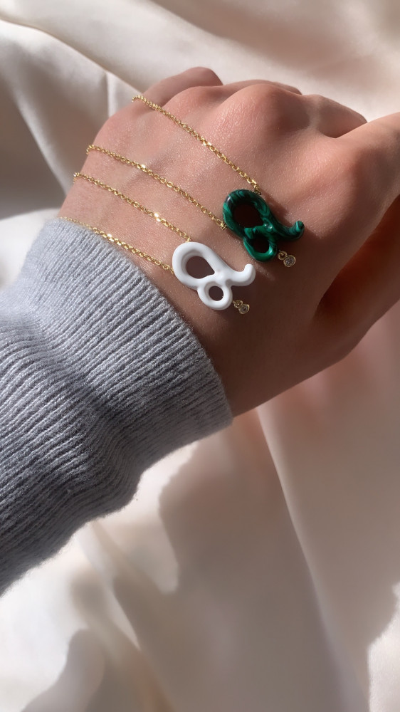 سلسلة برج الابراج باللون الذهبي (N437) .