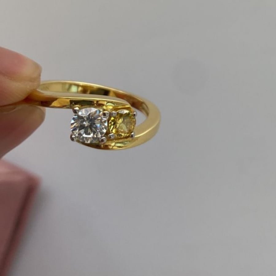 خاتم أنيق اللون فضي (R232) .