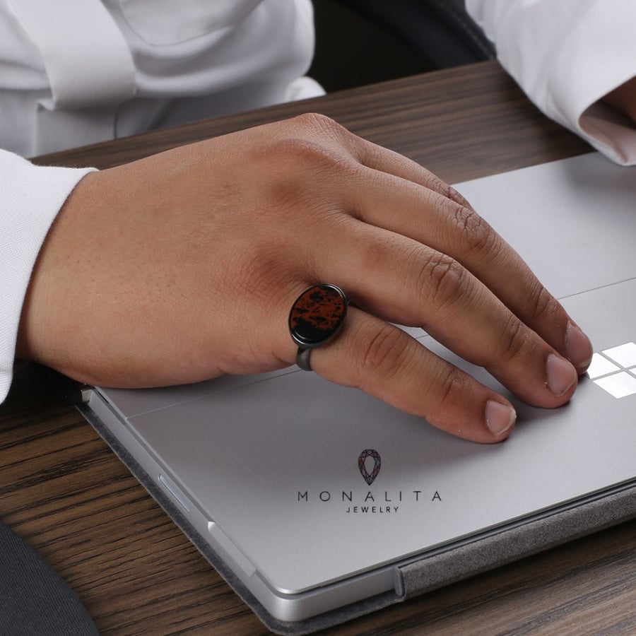 خاتم أنيق رجالي من الفضه الإيطالية عيار 925 ومرصع بحجار الأكريلك ..اللون/خشبي مموج