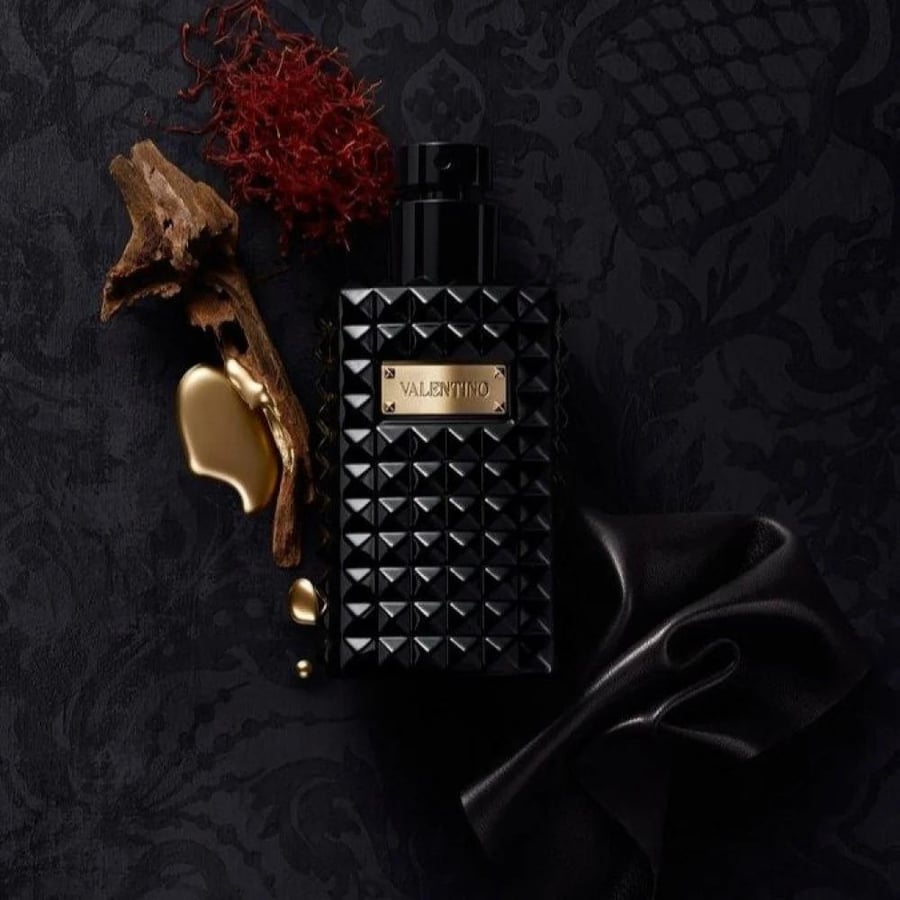عطر فالنتينو نوار ابسولو عود اسنس او دو بارفيوم-100ملValentino Noir Absolu Oud Essence Eau de Parfum-100ml