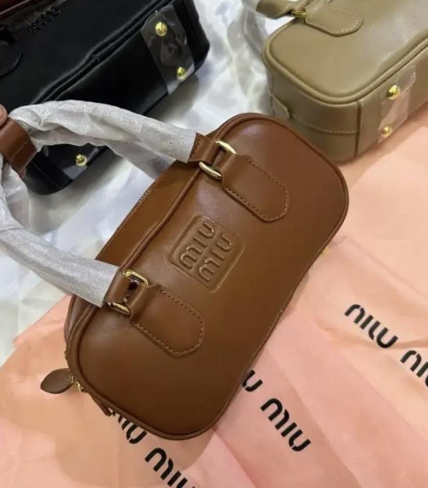 شنطه miu miu
