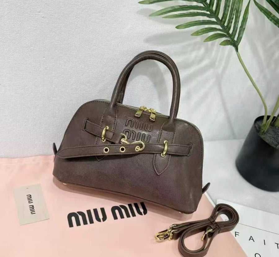 شنطة ميو ميو-بني غامق-