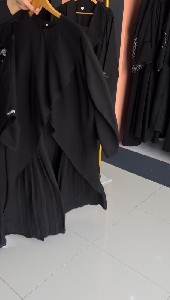 Layers and cracks abaya + free shawl