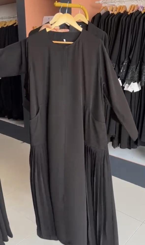 Abaya with pockets and slits