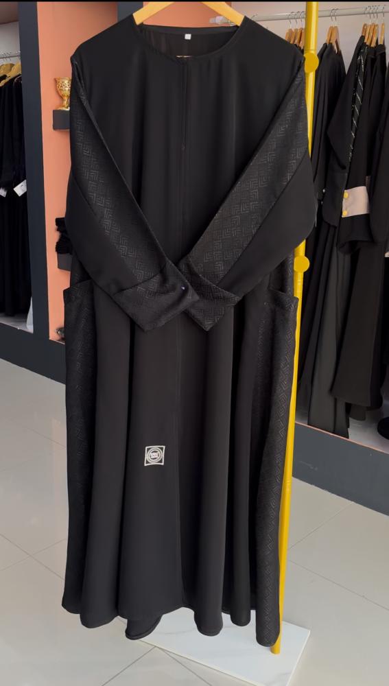 Abaya with pockets on the sides