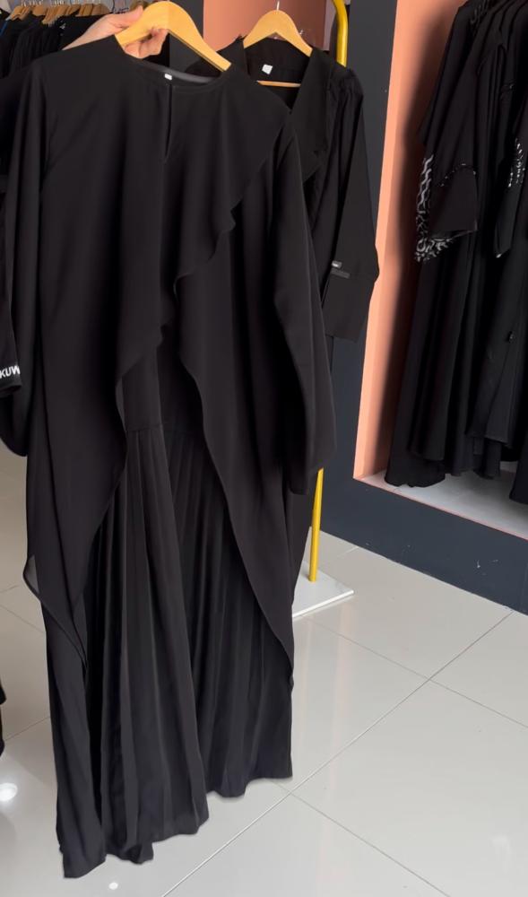 Layers and cracks abaya + free shawl