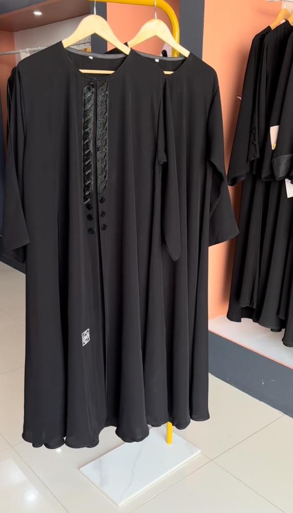 كريستال اسود من الخلف كسره