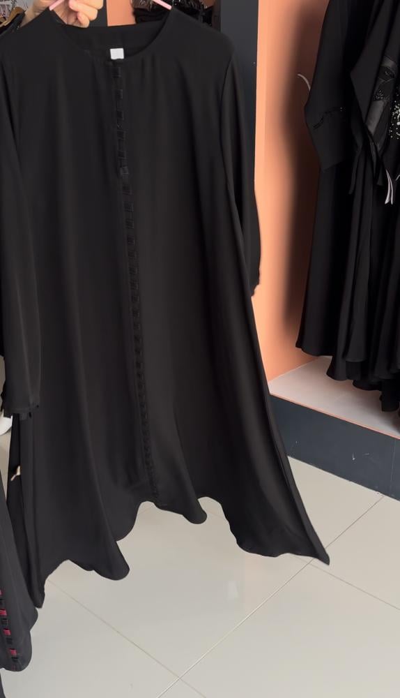 عبايه بكلفه اسود + طرحه مجانآ