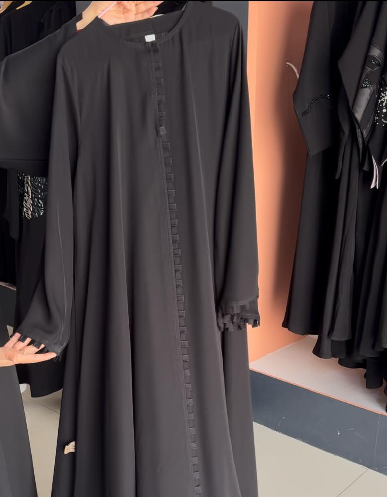 عبايه بكلفه اسود + طرحه مجانآ