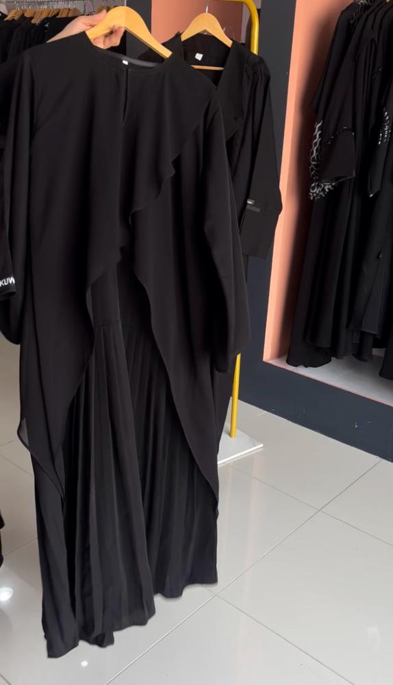 Layers and cracks abaya + free shawl