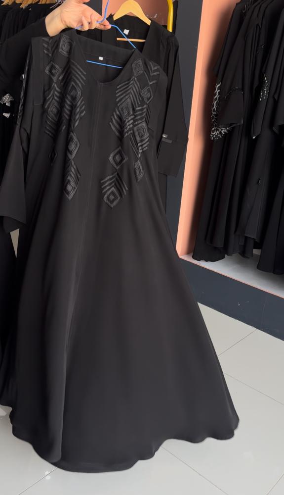 تطريز انيق + طرحه مجانآ