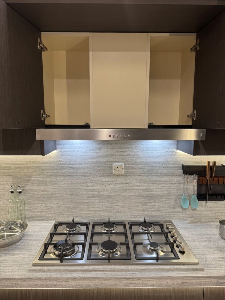 بكج اجهزة مطبخ بلت ان من كيتشن نت الايطالية Kitchen Net - شفاط ايطالي تي بوكس قوة الشفط 1000م/3  NT2203010 + سطح غاز ايطالي 90سم 6 شعلات شبك هيفي ديوتي ثقيل - MP2201006
