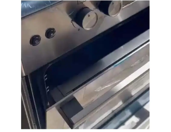جنرال سوبريم فرن غاز 90*60 سم 5 شعلات أمان كامل شواية، إشعال ذاتي بيد واحدة، ٢ عين مزدوجة، زجاج الباب ثلاثي، زجاج الباب الداخلي مرايا، مراوح داخلية مزدوجة، شبك ثقيل (زهر)، موقِف رفوف، زجاج الفرن عاكس، إغلاق سلس للباب - نظام أرفف تلسكوبي - GSF9S50GF-HIXOD