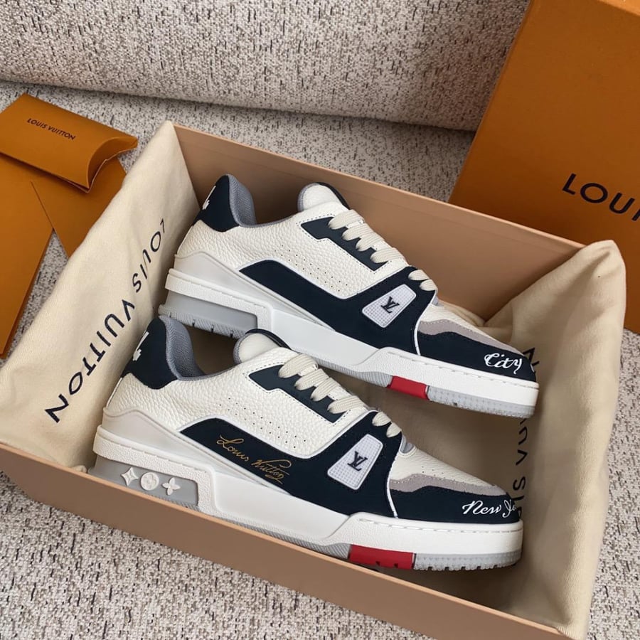 LV shoe