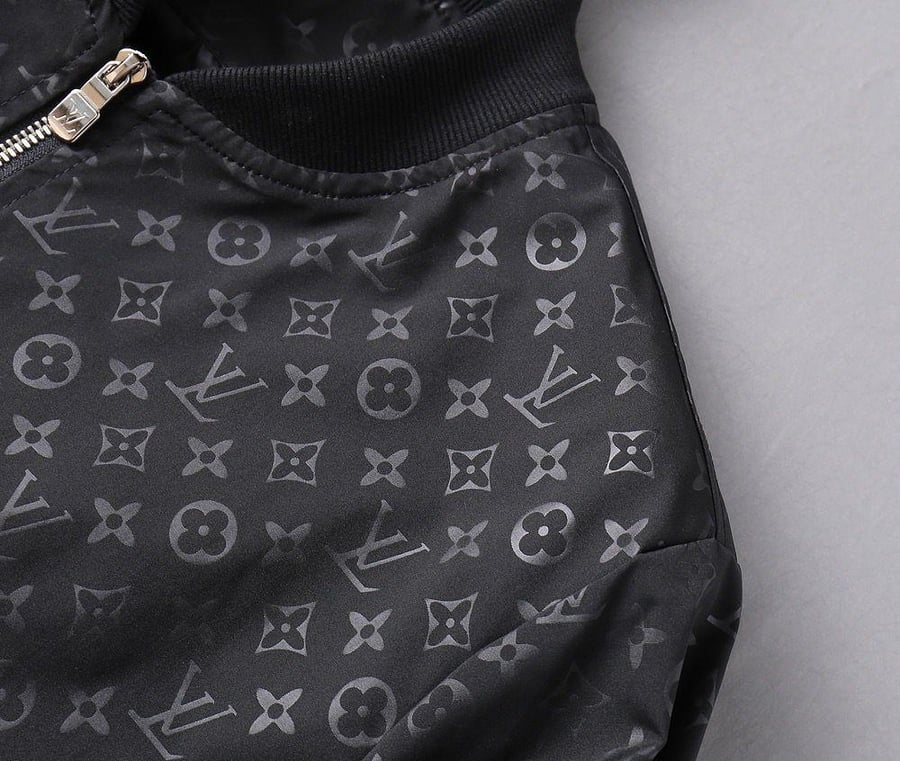 جاكيت LV