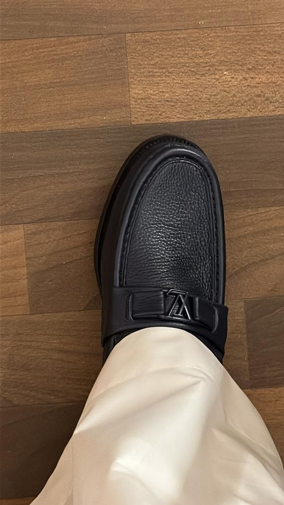 حذاء LV