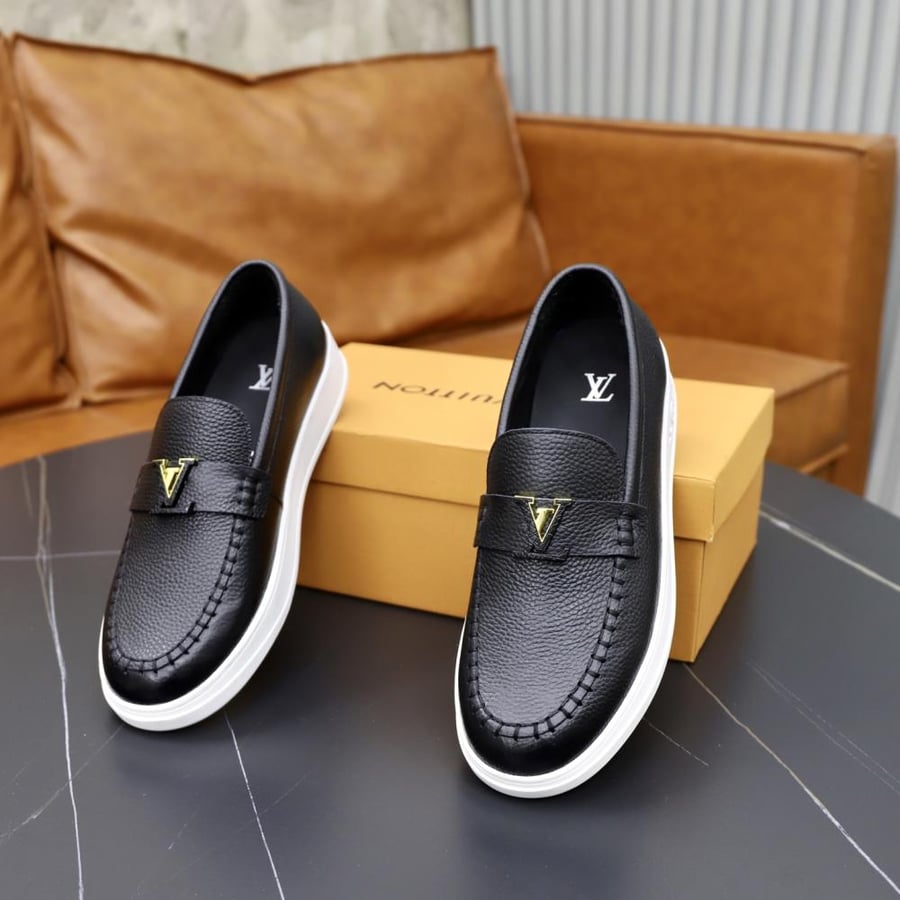 حذاء LV