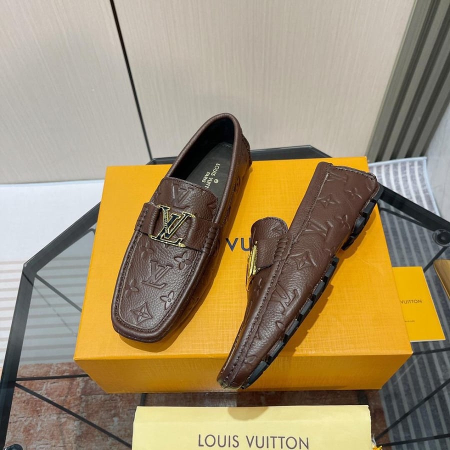 حذاء LV