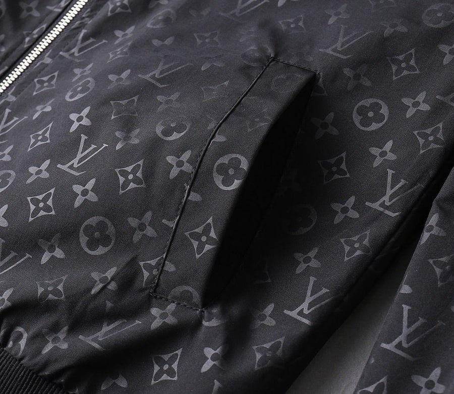 جاكيت LV