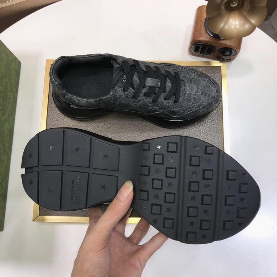 Gucci shoe