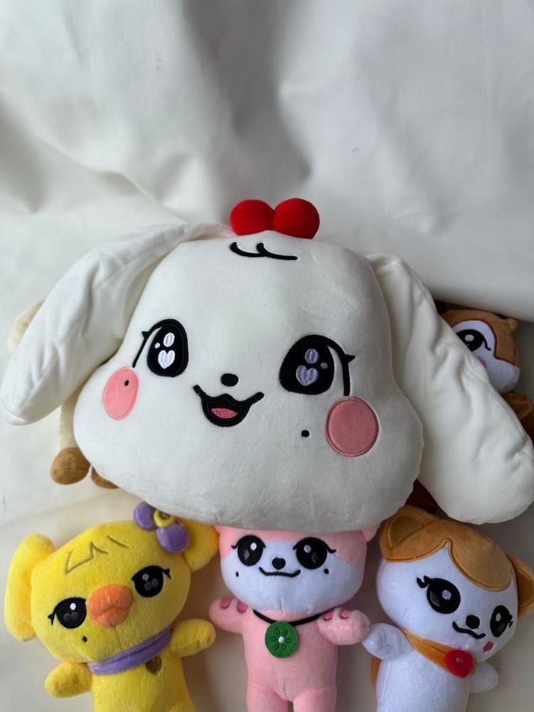 IVE band plush pillow